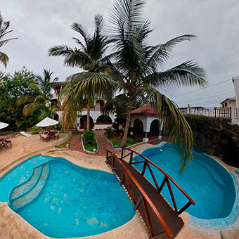 Piscina al aire libre del hotel Silberstein