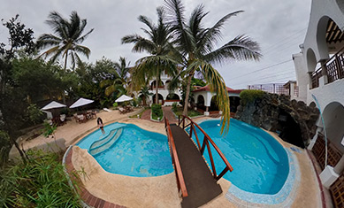 Piscina del hotel Silberstein.